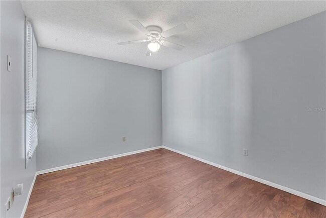 Building Photo - 542 Orange Dr