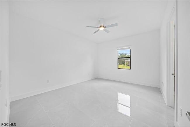 Building Photo - 2218 Fairway Dr