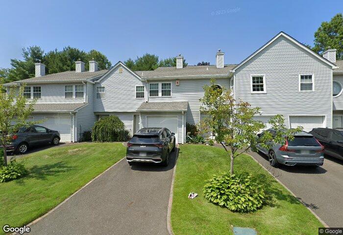 Building Photo - 1404 Sara Cir