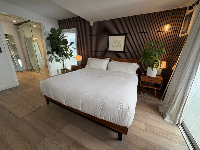 Building Photo - 205 41st St