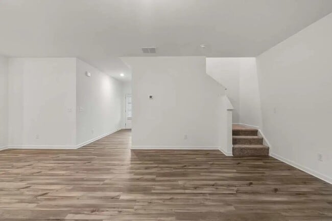 Building Photo - 2076 Boxwood Cir