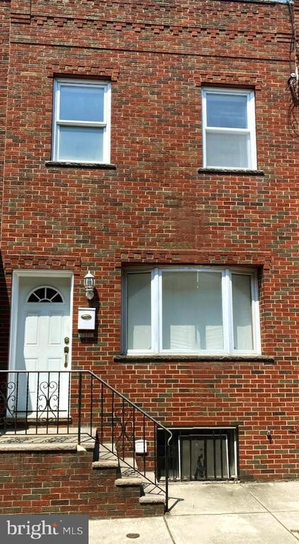 Primary Photo - 2232 S Bancroft St
