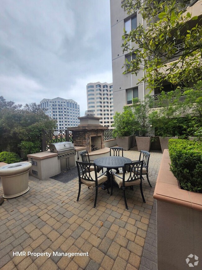 Building Photo - 2 bed 2.5 bath condominium at Lake at Waln...