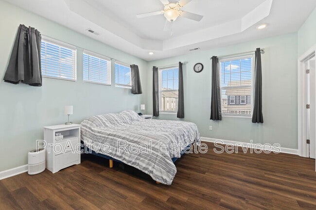 Building Photo - 9573 21st Bay St