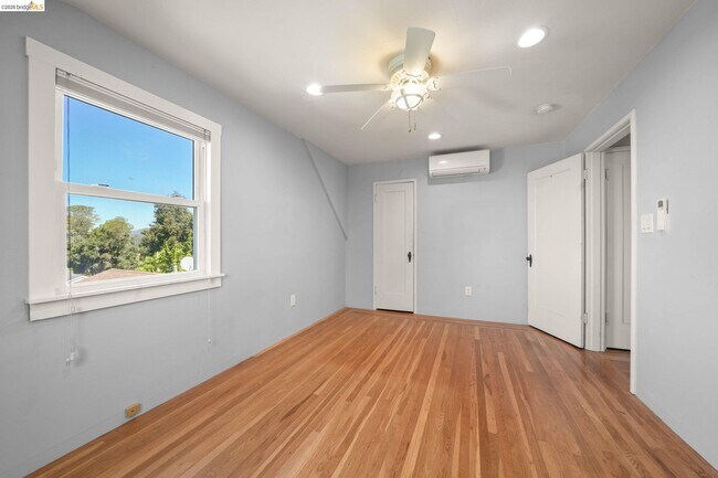 Building Photo - 7850 Crest Ave