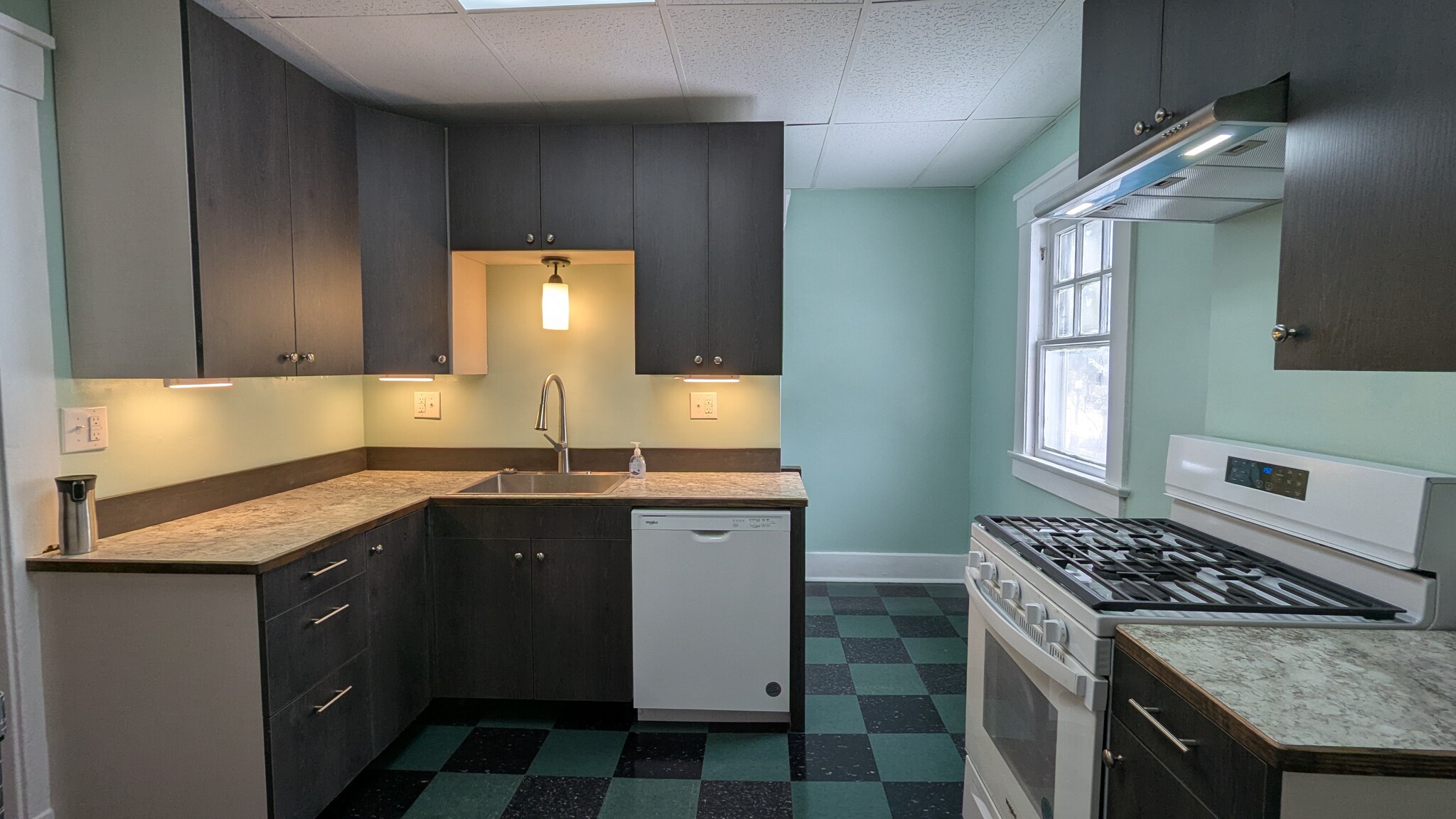 kitchen - 2330 N 4th St