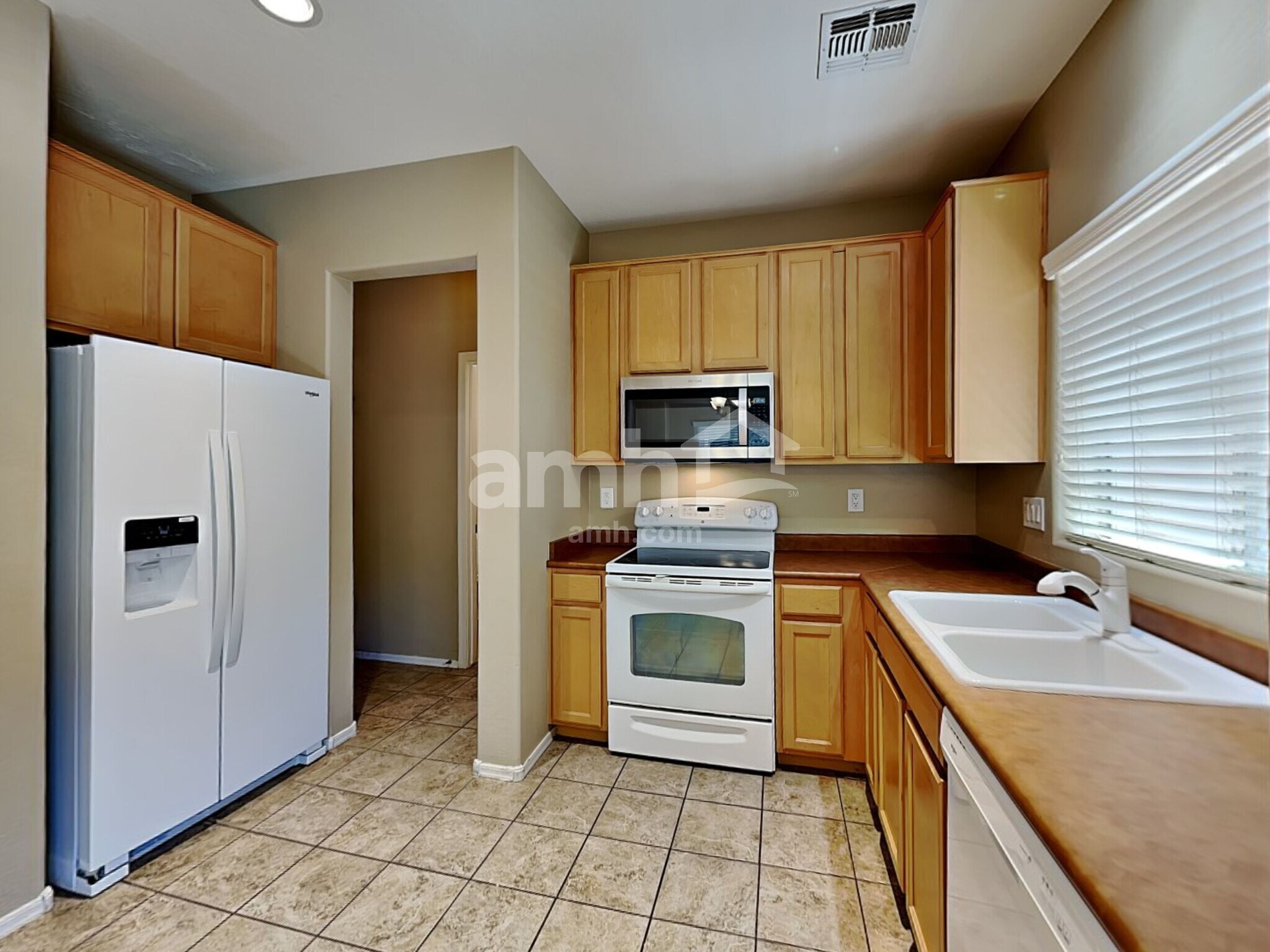 Building Photo - 4748 E Redfield Rd