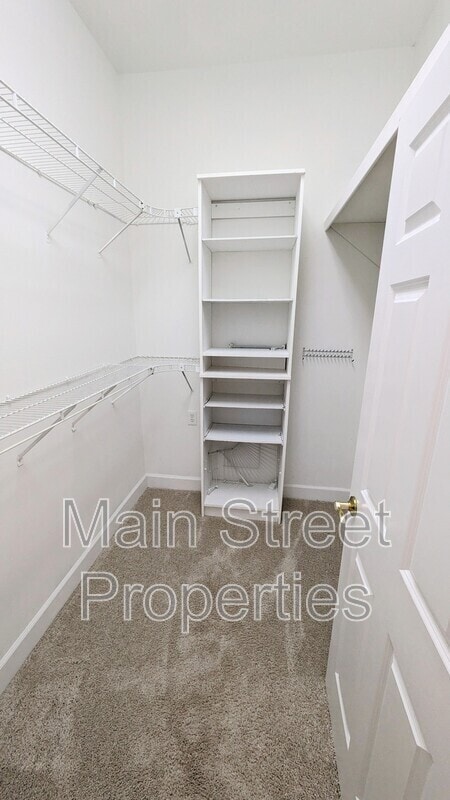 Building Photo - 2083 Downing Dr