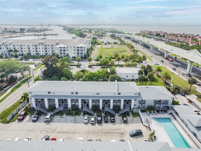 Primary Photo - 4907 W McElroy Ave