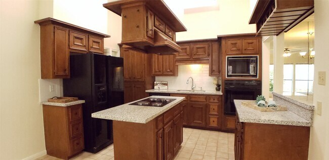 Building Photo - 6607 Tournament Dr