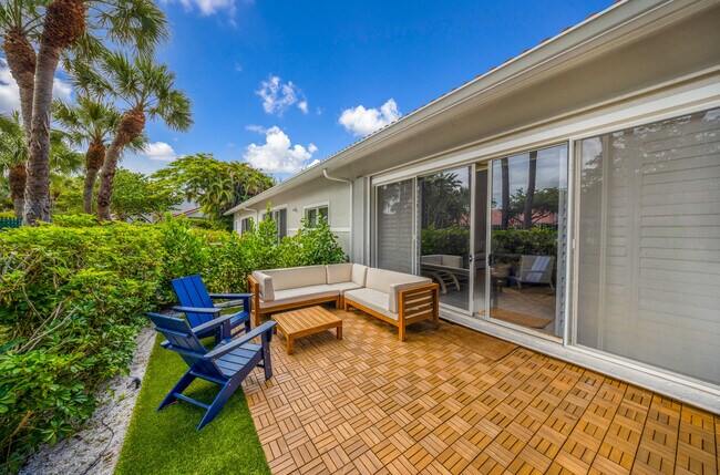 Building Photo - 4117 W Palm Aire Dr