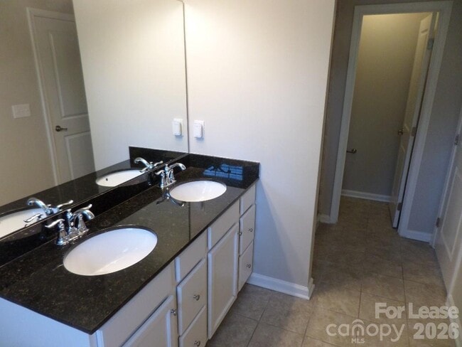 Building Photo - 3339 Major Samuals Way