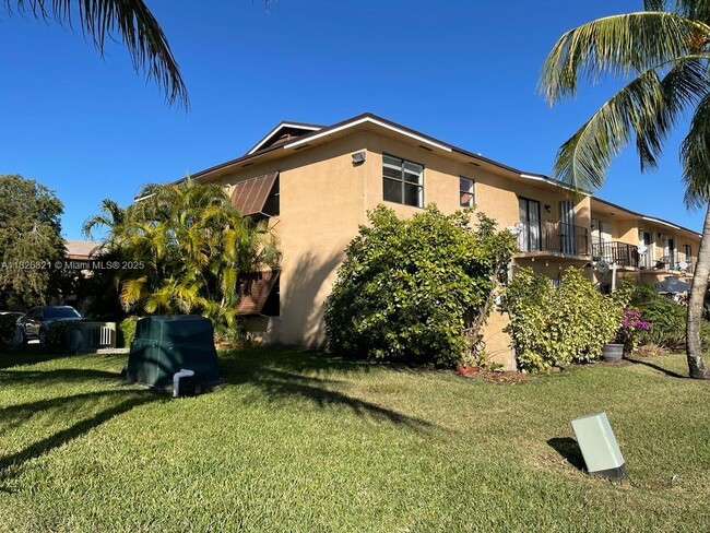 Building Photo - 6862 NW 173rd Dr