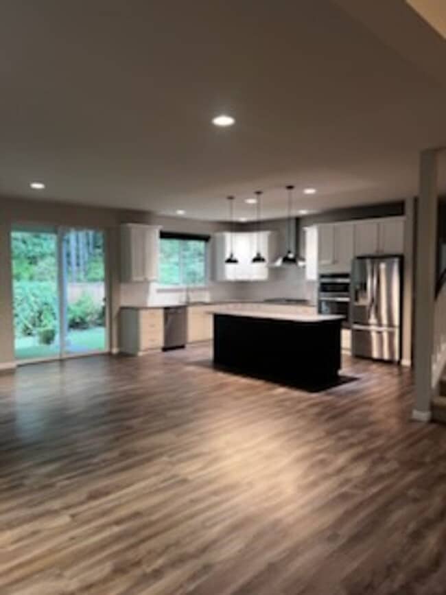 Building Photo - 5 Bedroom plus a Bonus Room in Gig Harbor
