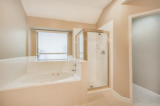 Building Photo - 7726 Trophy Pl Dr