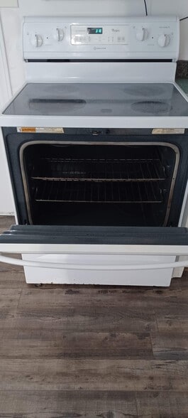 Stove - 407 William St