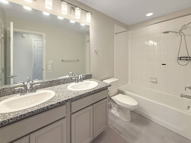 Building Photo - $0 DEPOSIT OPTION. BRIGHT AND SPACIOUS 3-B...