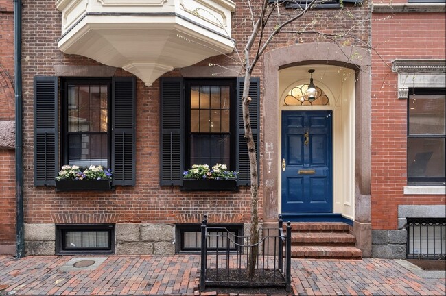 Building Photo - 77 Myrtle St