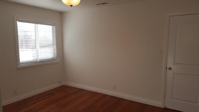 Building Photo - Updated Duplex Unit in West San Jose!