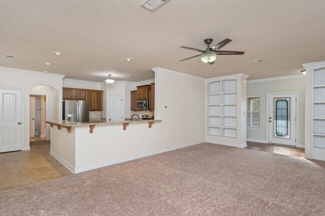 Building Photo - Beautiful 4 Bed / 2.5 Bath Home in Duggan ...