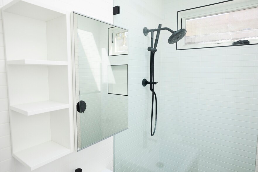 Building Photo - 640 Santa Clara Ave