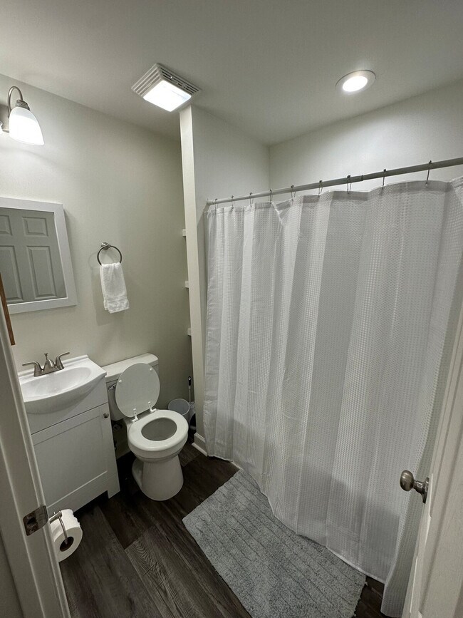 Building Photo - 108 Fuller St