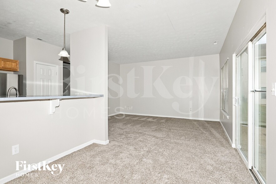 Building Photo - 10368 Platinum Dr