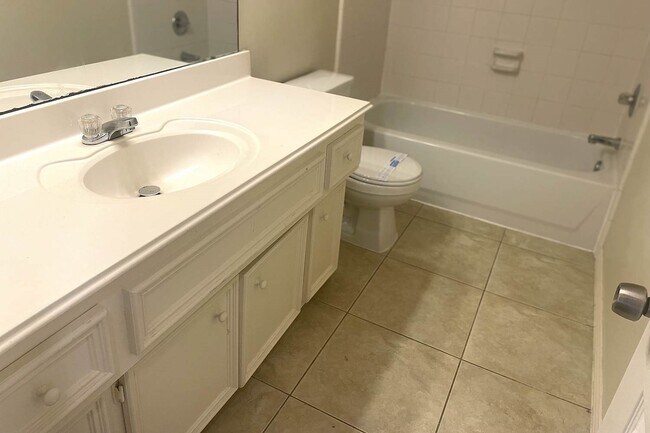 Building Photo - 3208 Waterglen Ct