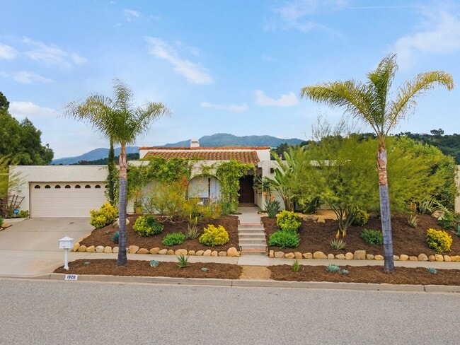 Primary Photo - Shangri-La Views