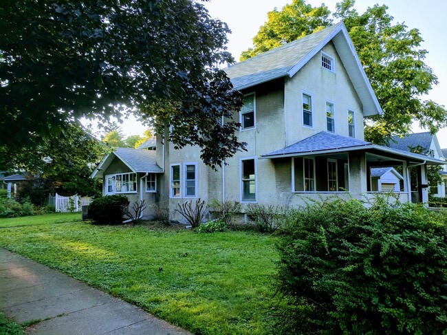 Primary Photo - 903 East St