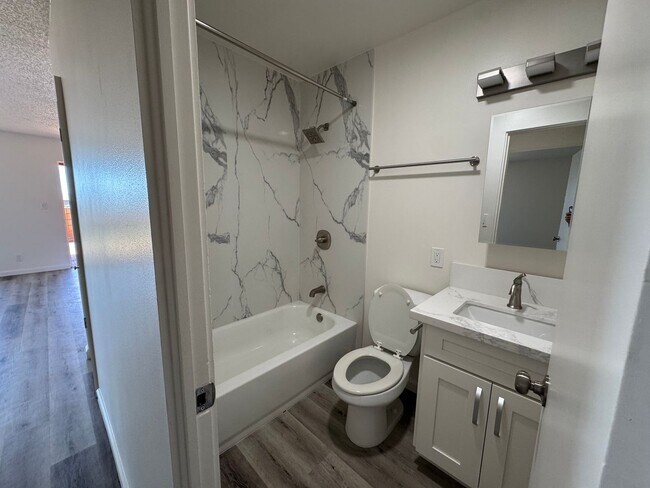 Building Photo - 1226/1228 Palekaiko St