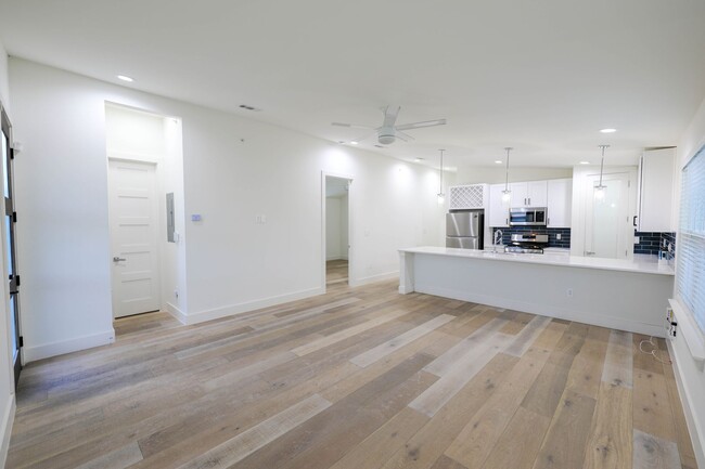 Building Photo - 8 Bedrooms 8 Baths Pre-leasing Now for 202...