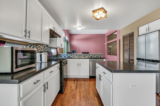 Building Photo - 1223 S Elder Ln