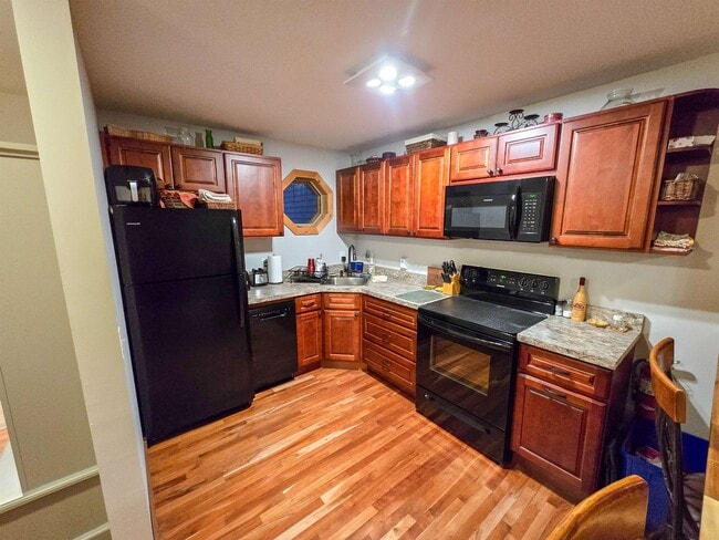 Building Photo - 145 Knight Ln