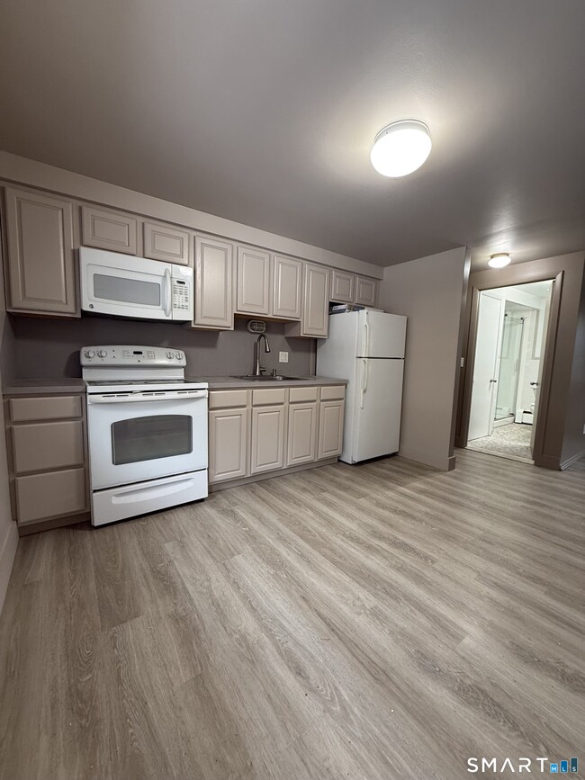 Building Photo - 30 Bungay Rd