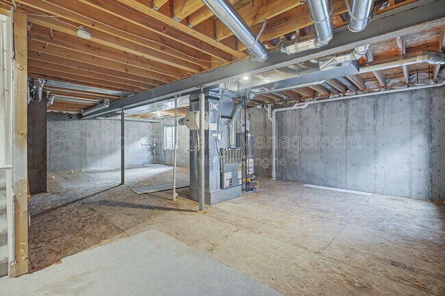 Building Photo - 11081 Independence Cir W