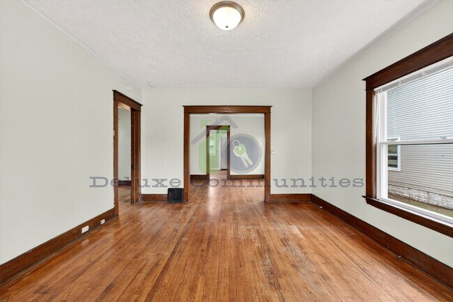 Building Photo - REMODELED 2 BEDROOM!! Move in Ready- Close to Cherry Hill