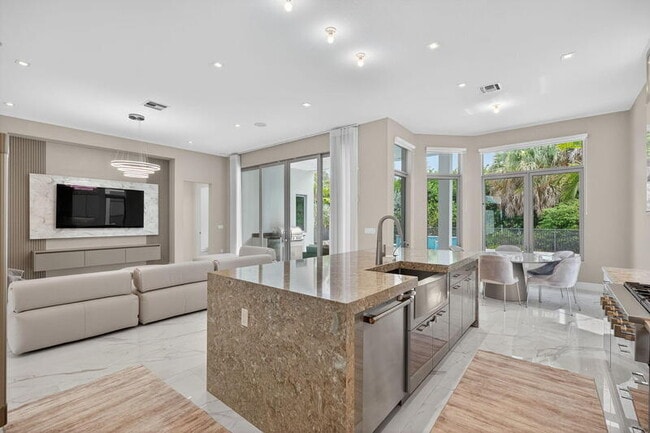 Building Photo - 13480 Machiavelli Way