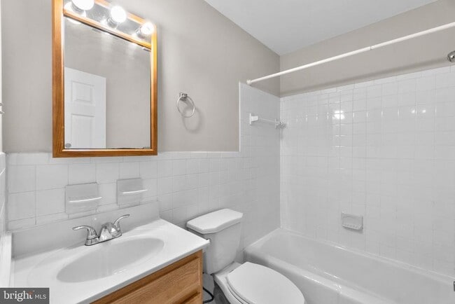 Building Photo - 3614 Court House Dr