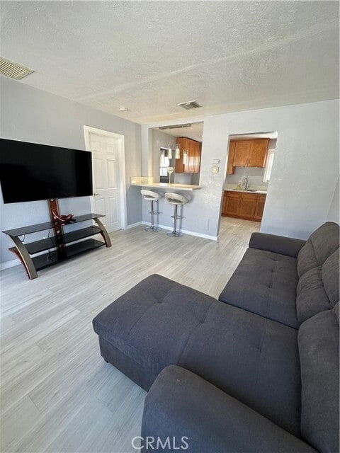 Building Photo - 226 E Tamarack Ave