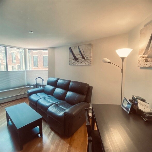 Building Photo - 34 Hancock St