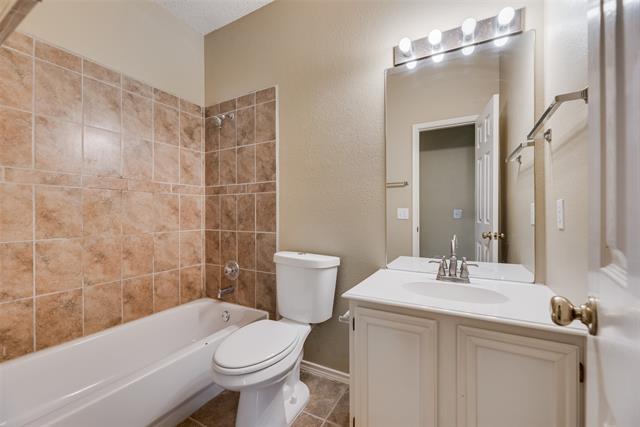 Building Photo - 10519 Camelot Dr