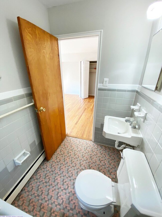 Building Photo - 507 Lowell Ave