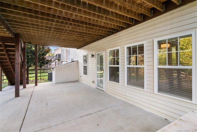 Building Photo - 1914 Wilburn Park Ln NW