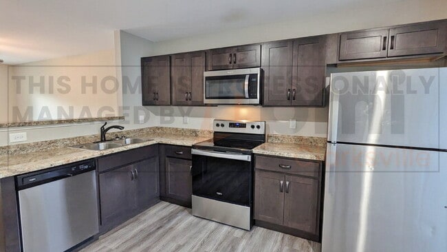 Building Photo - 107 Smithson Ln
