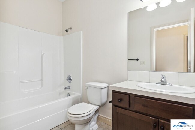 Building Photo - 4 bedroom 3 bath - Andover - ***Andover Sc...