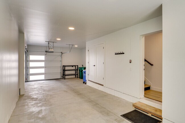 Building Photo - 4164 S Sugaree Ln