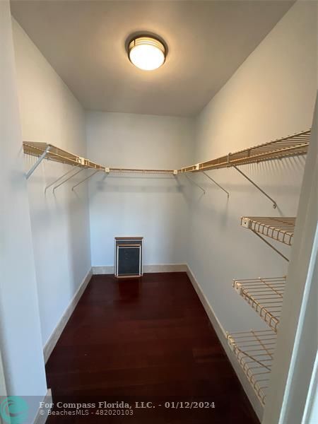 Building Photo - 511 Bayshore Dr