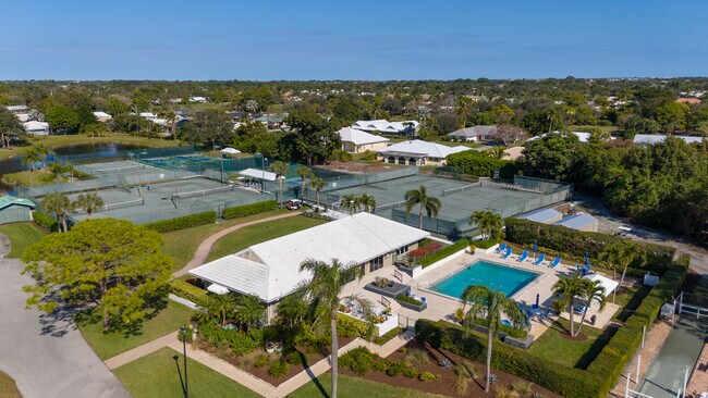 Building Photo - 2918 SE Fairway W