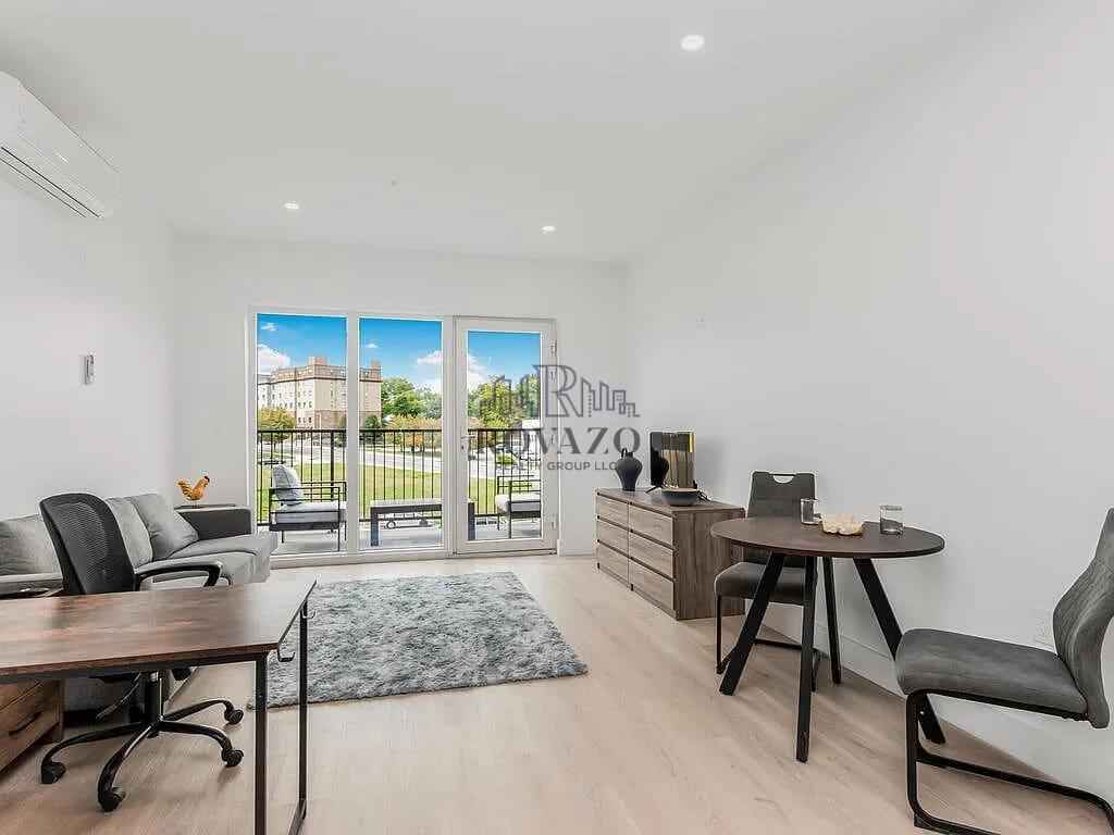 Building Photo - 19 Livingston St